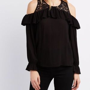 Layered cold shoulder top🖤